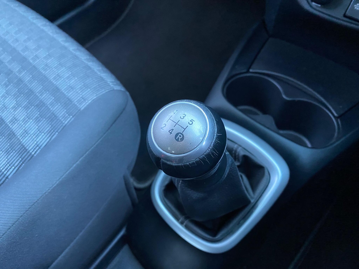 Used Toyota Yaris 2017 for sale - 76899158: Photo 36