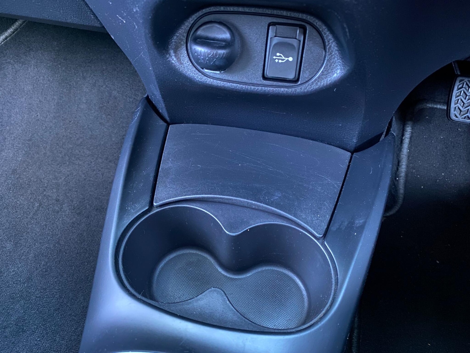 Used Toyota Yaris 2017 for sale - 76899158: Photo 37