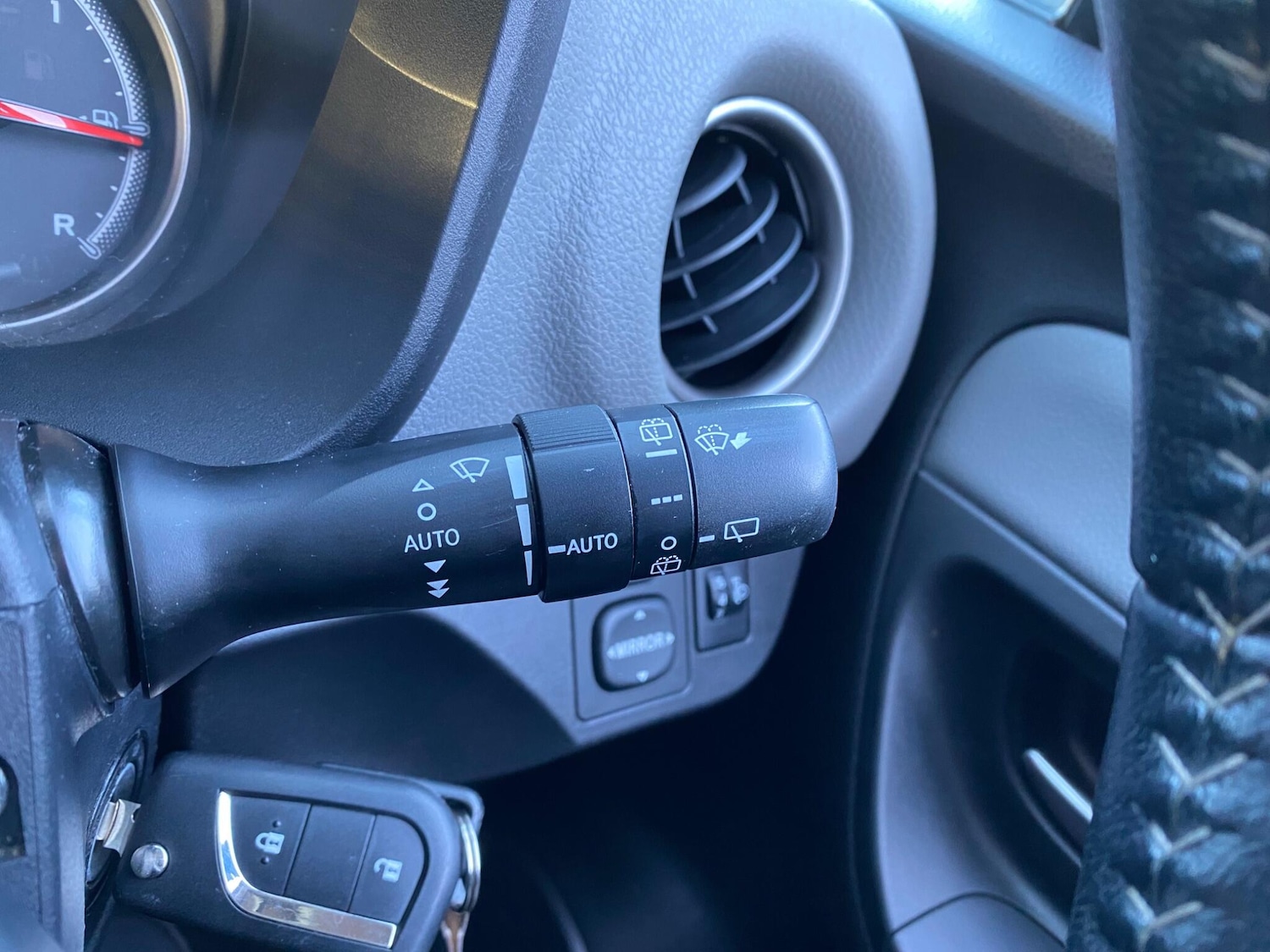 Used Toyota Yaris 2017 for sale - 76899158: Photo 41