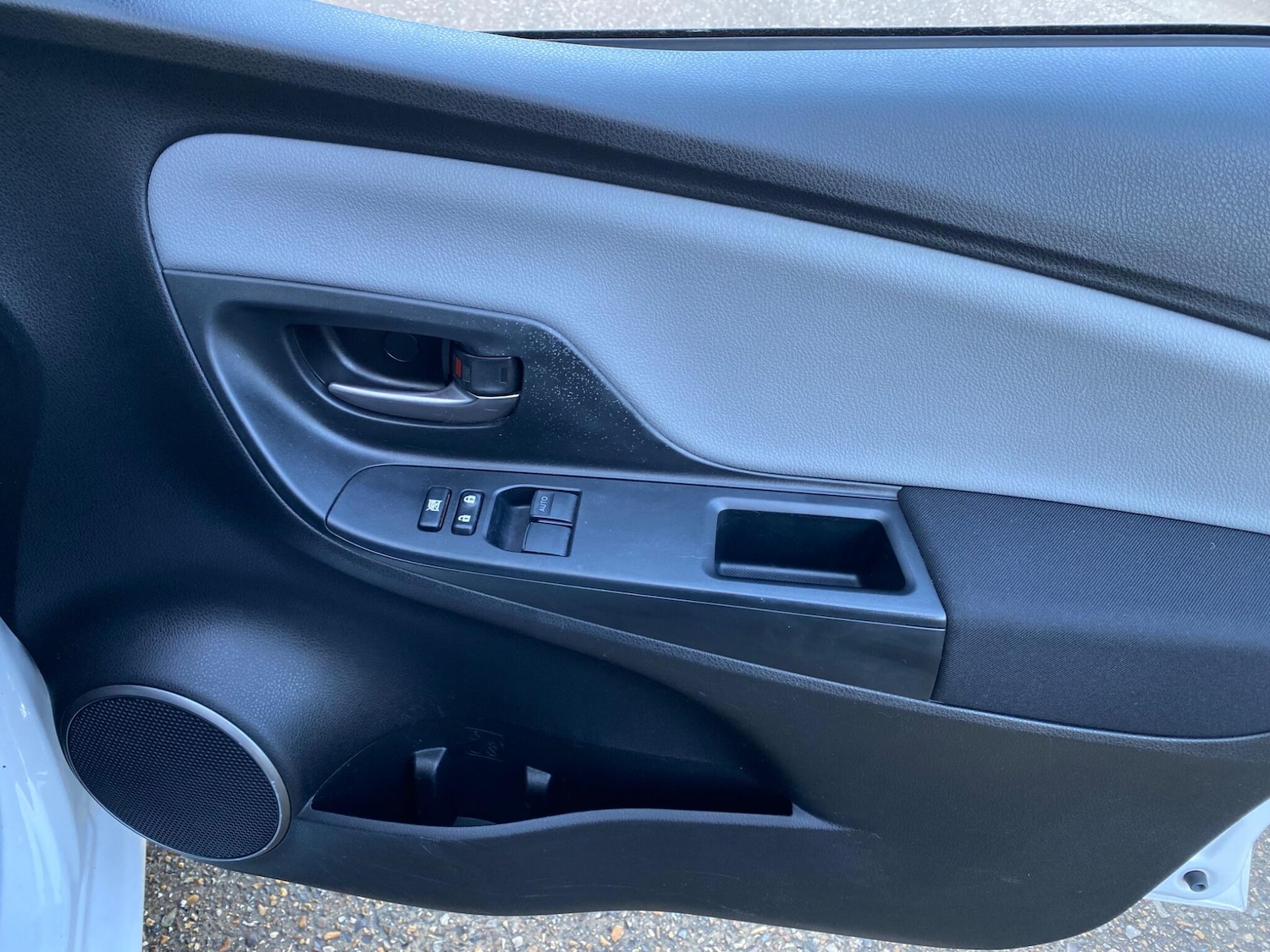 Used Toyota Yaris 2017 for sale - 76899158: Photo 46