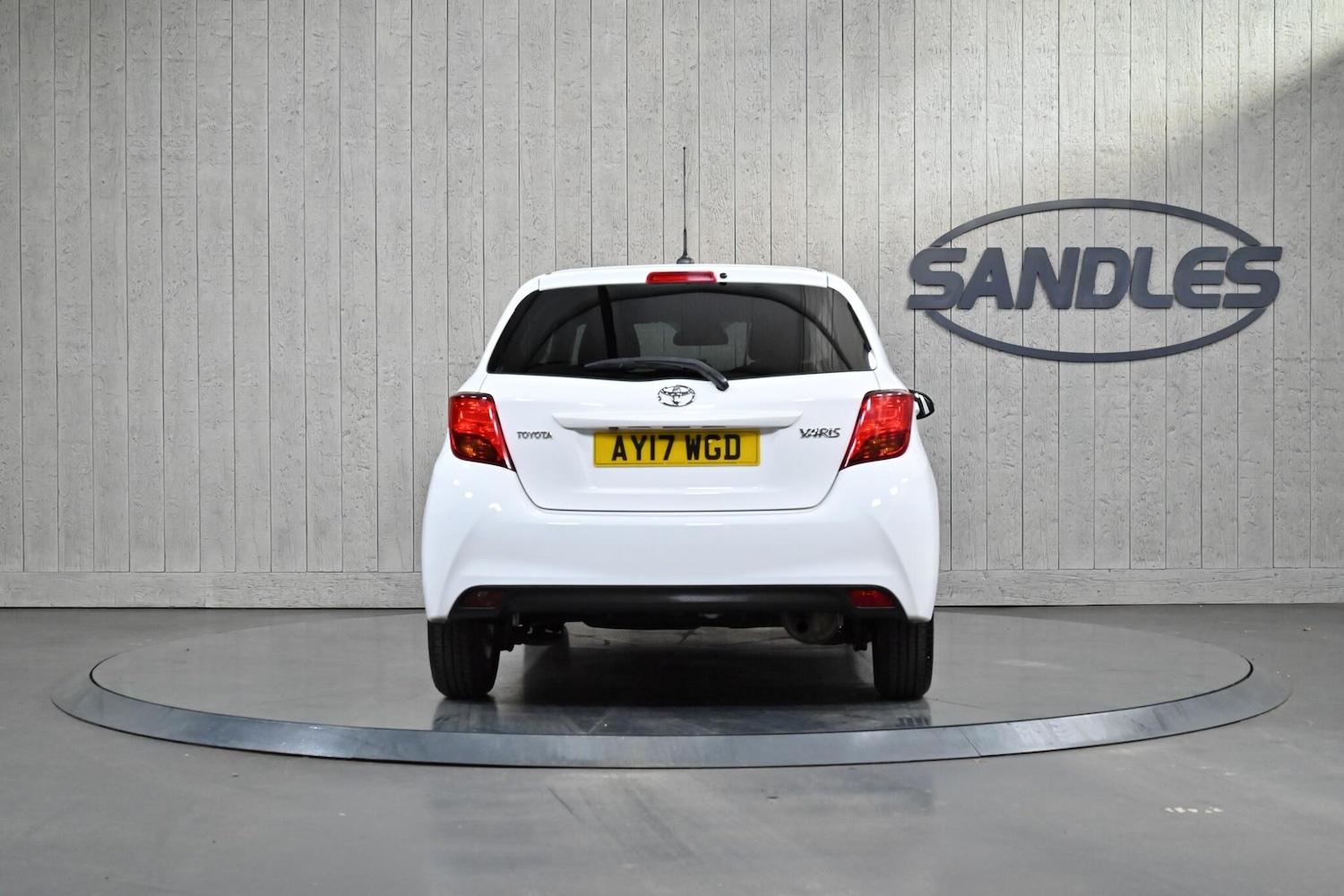 Used Toyota Yaris 2017 for sale - 76899158: Photo 5