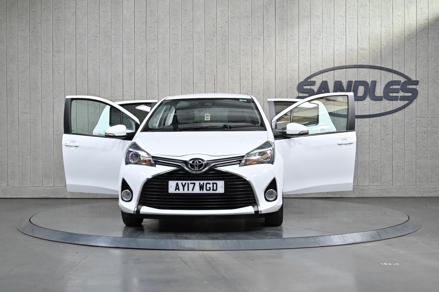 Used Toyota Yaris 2017 for sale - 76899158: Photo 9