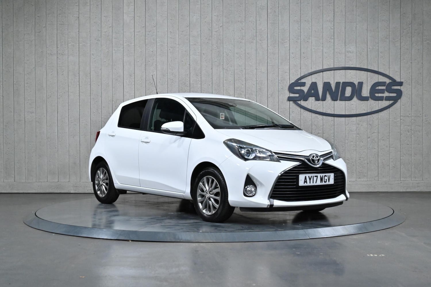 Used Toyota Yaris 2017 for sale - 76913647: Photo 1