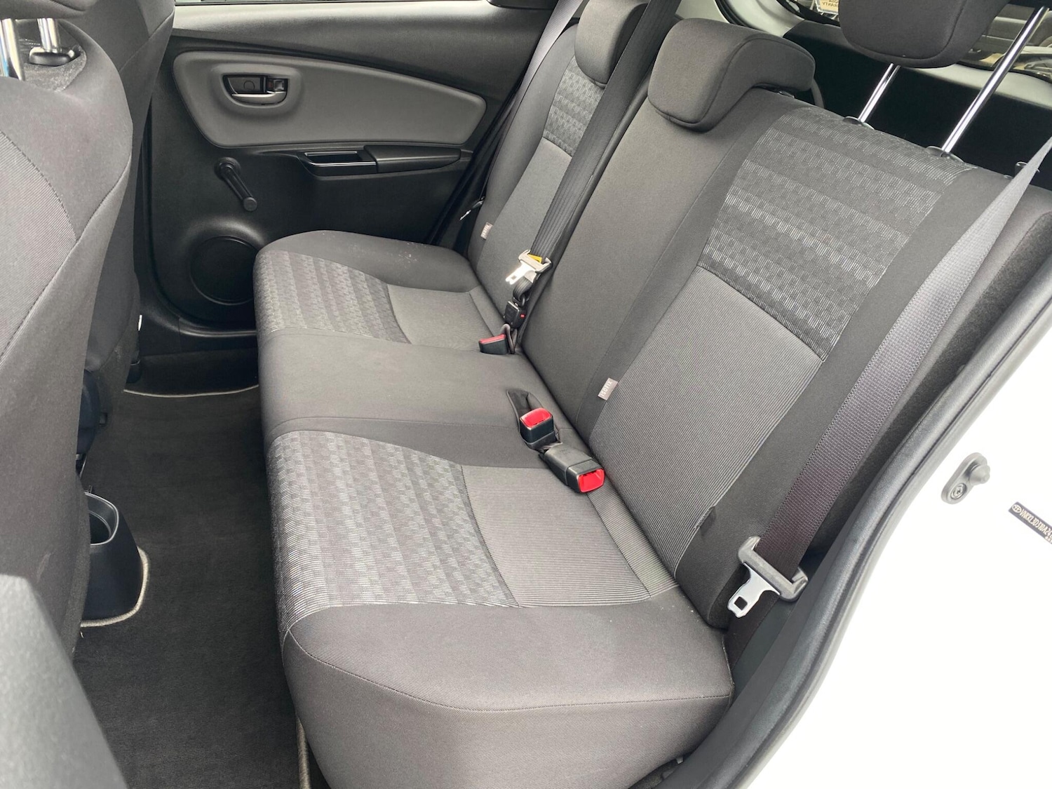 Used Toyota Yaris 2017 for sale - 76913647: Photo 28