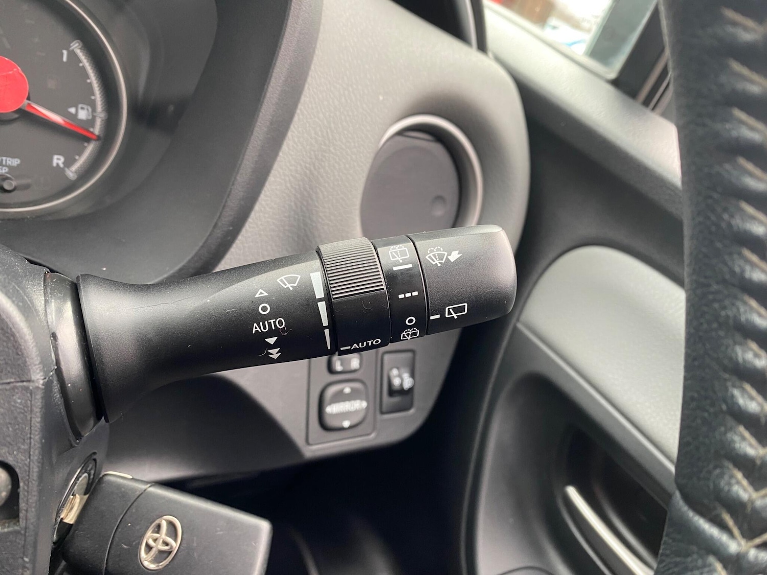 Used Toyota Yaris 2017 for sale - 76913647: Photo 41