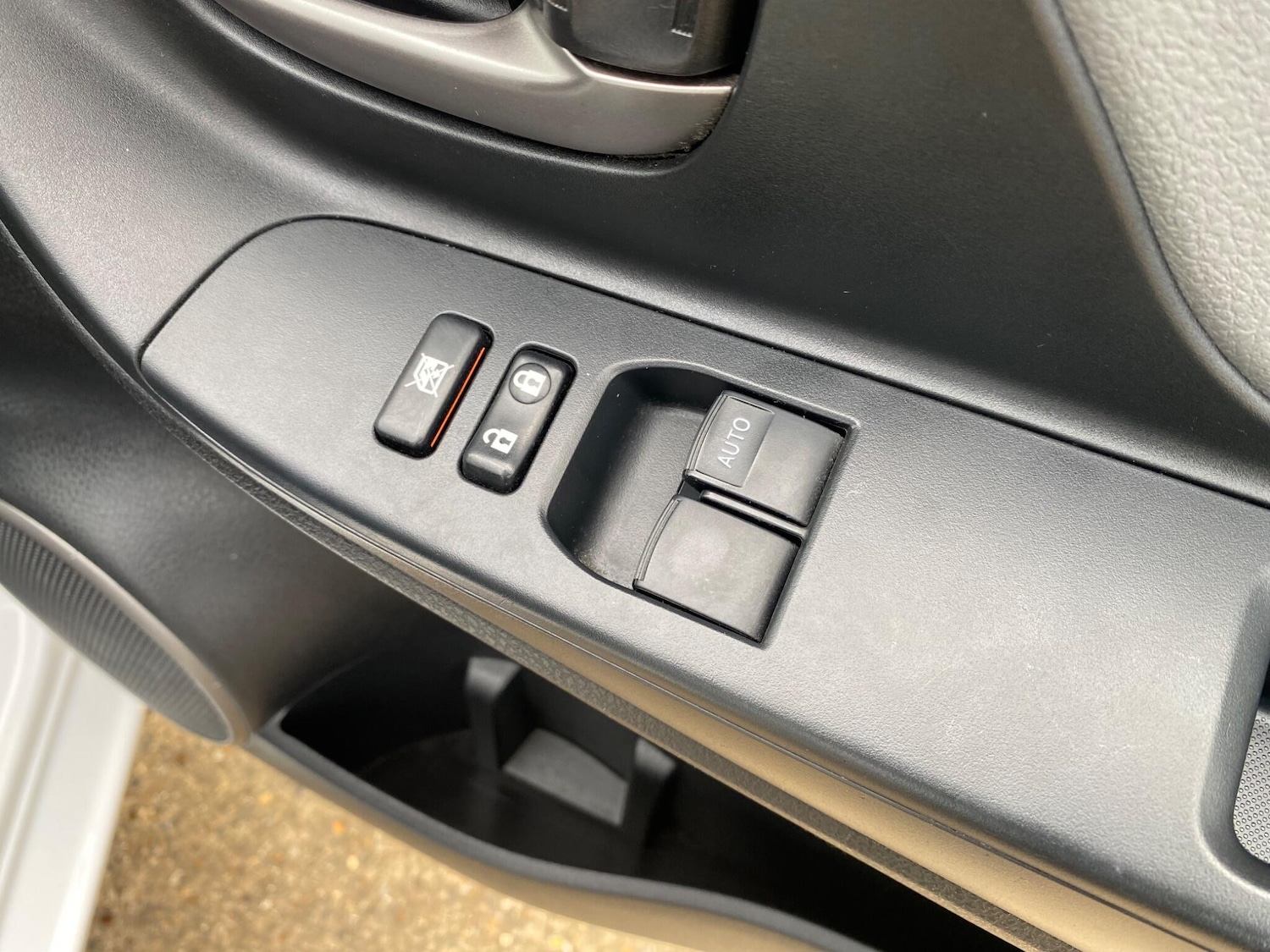 Used Toyota Yaris 2017 for sale - 76913647: Photo 46