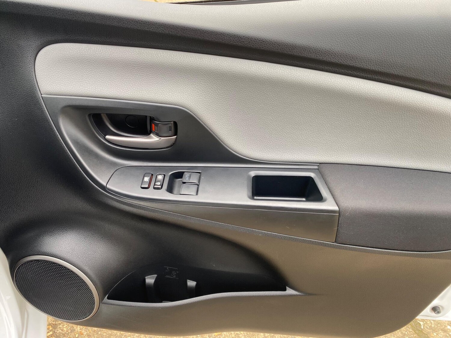 Used Toyota Yaris 2017 for sale - 76913647: Photo 47