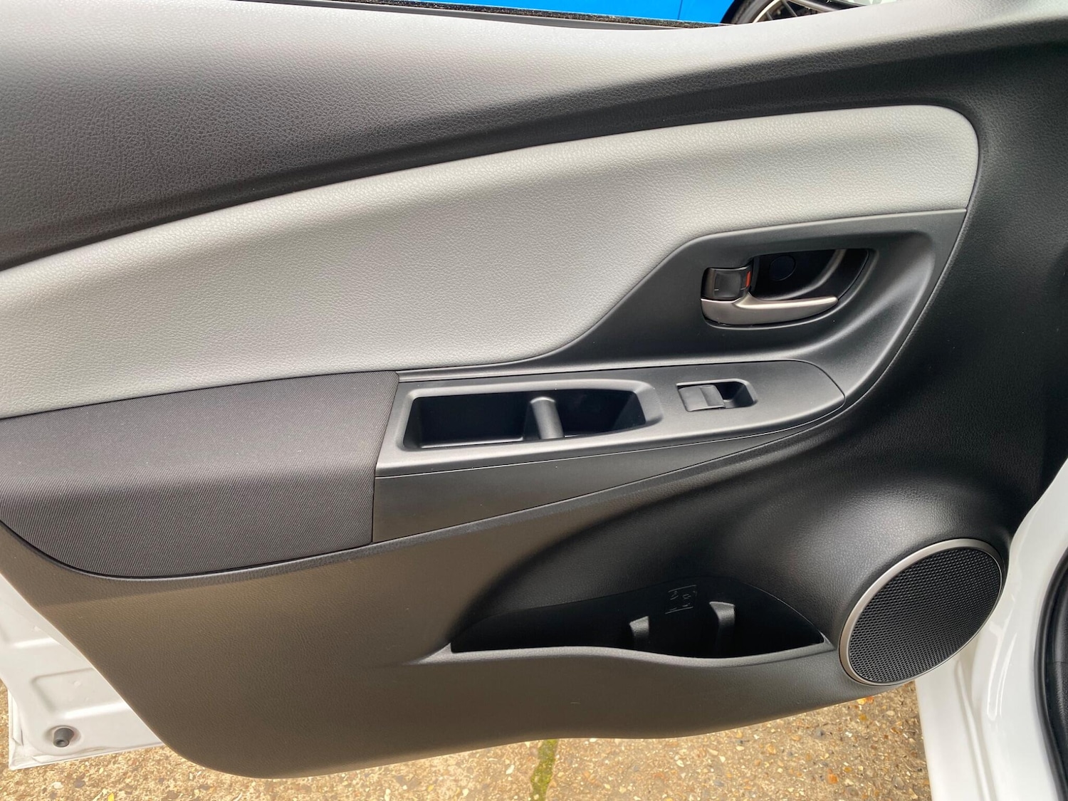 Used Toyota Yaris 2017 for sale - 76913647: Photo 49