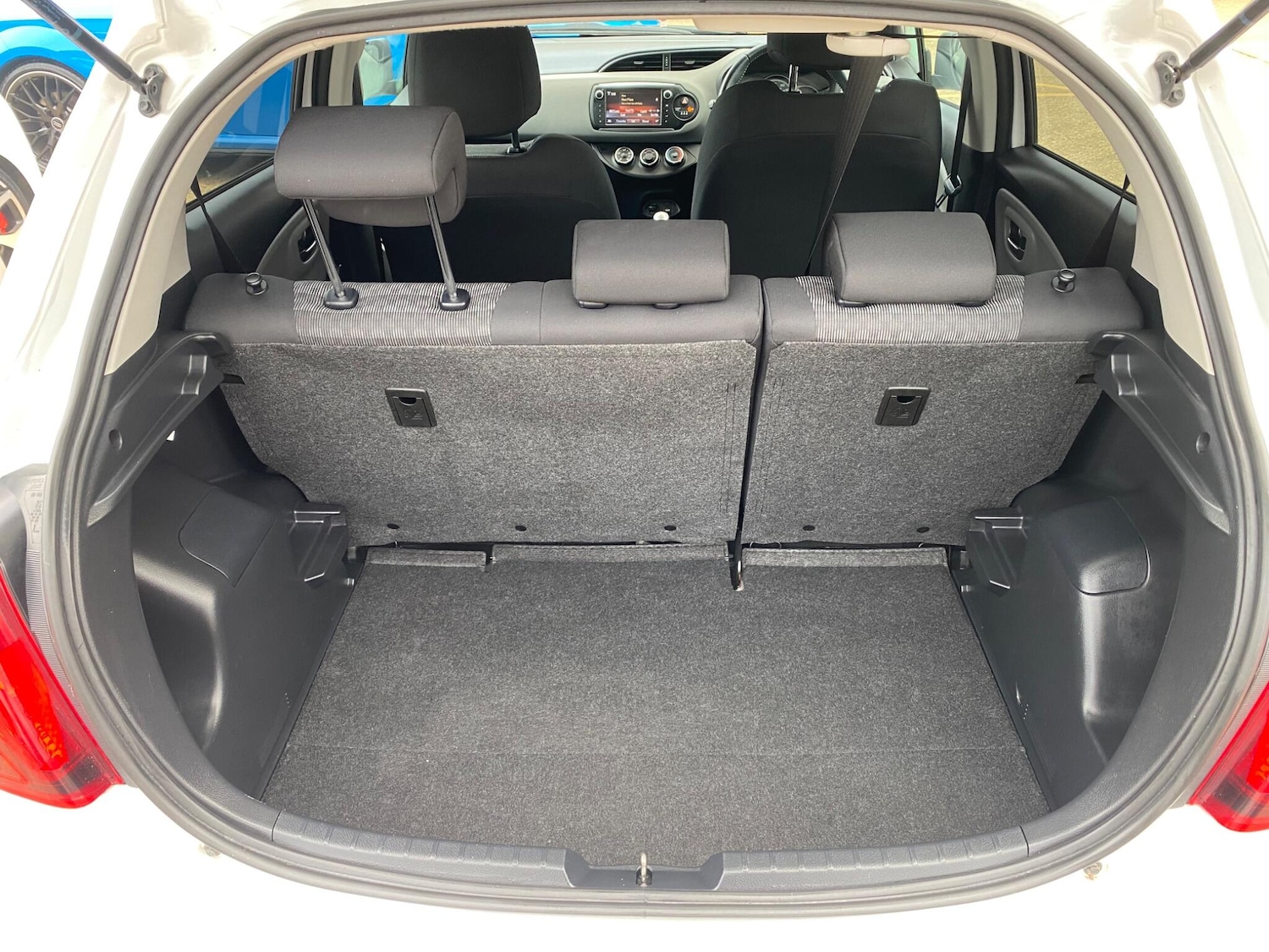 Used Toyota Yaris 2017 for sale - 76913647: Photo 51