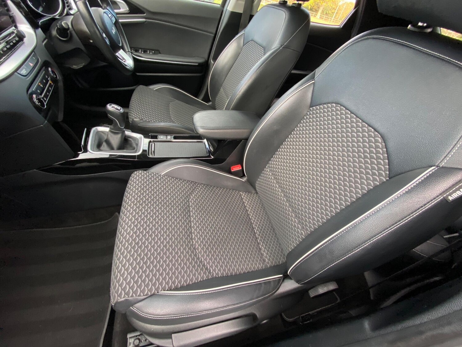 Used Kia XCeed 2022 for sale - 76498608: Photo 24