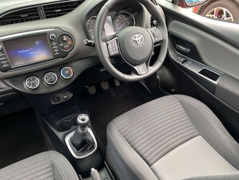 Used Toyota Yaris 2018 for sale - 78680986: Photo
