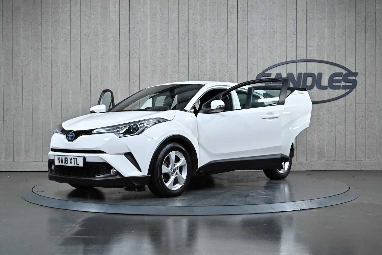 Used Toyota C-HR 2018 for sale - 76735115: Photo 14