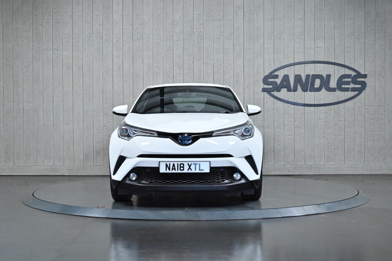 Used Toyota C-HR 2018 for sale - 76735115: Photo 2