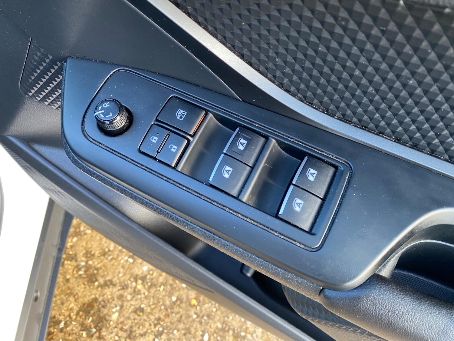 Used Toyota C-HR 2018 for sale - 76735115: Photo 45