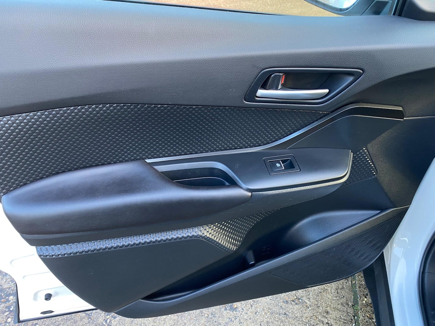 Used Toyota C-HR 2018 for sale - 76735115: Photo 47