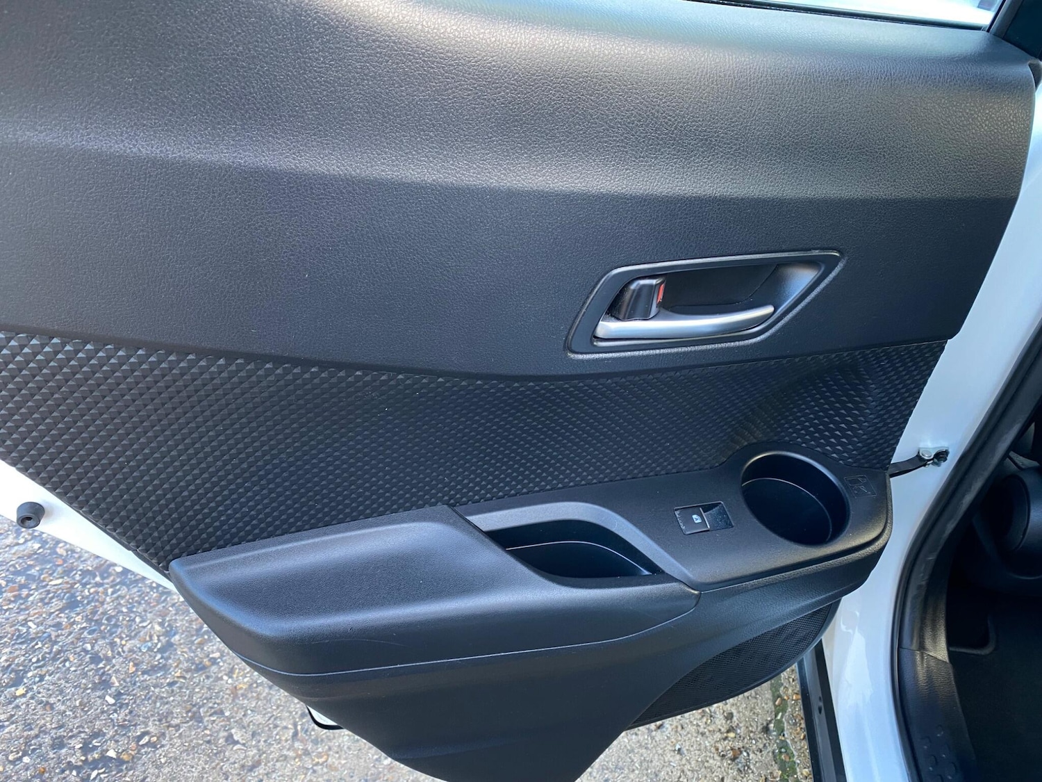 Used Toyota C-HR 2018 for sale - 76735115: Photo 48