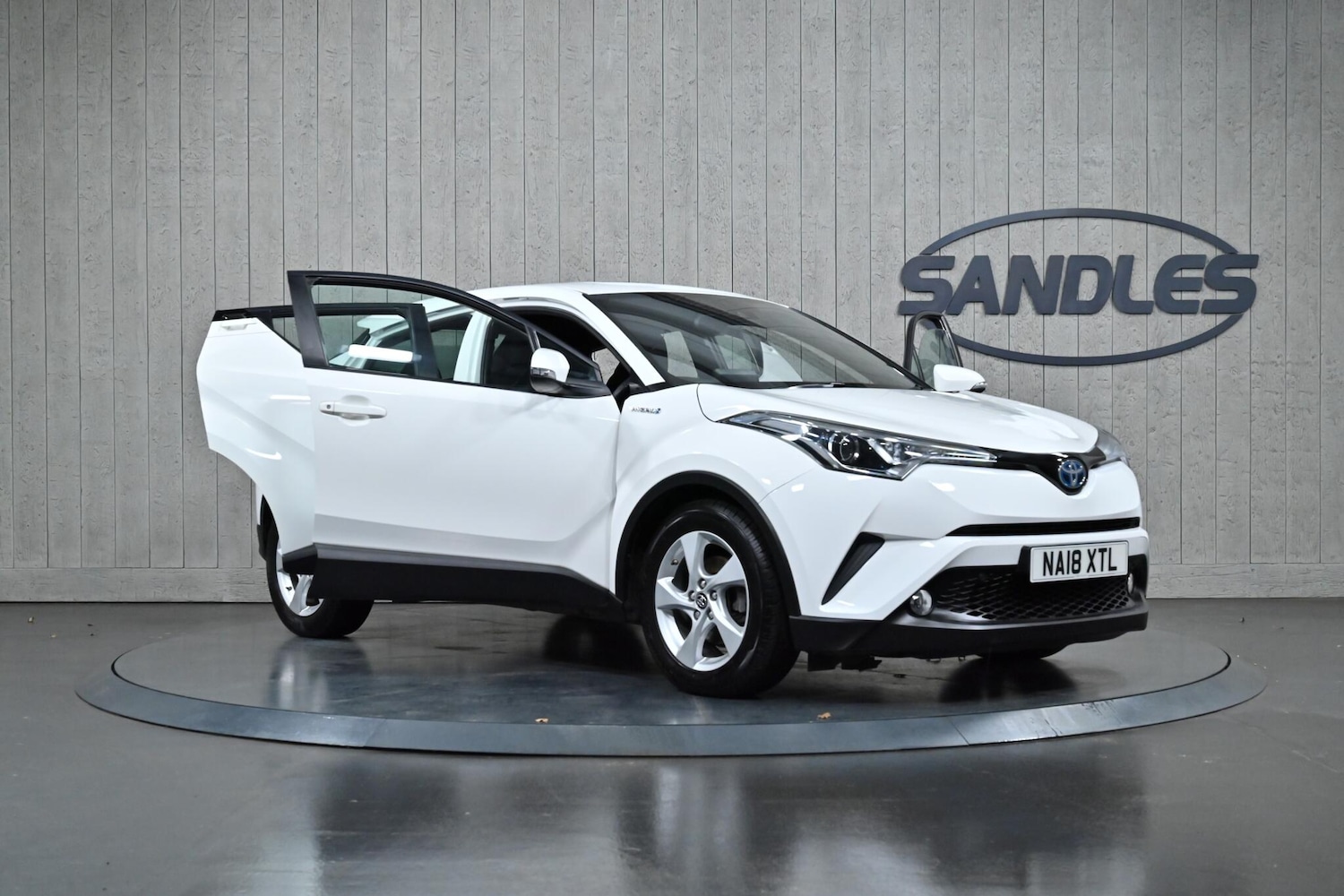 Used Toyota C-HR 2018 for sale - 76735115: Photo 8