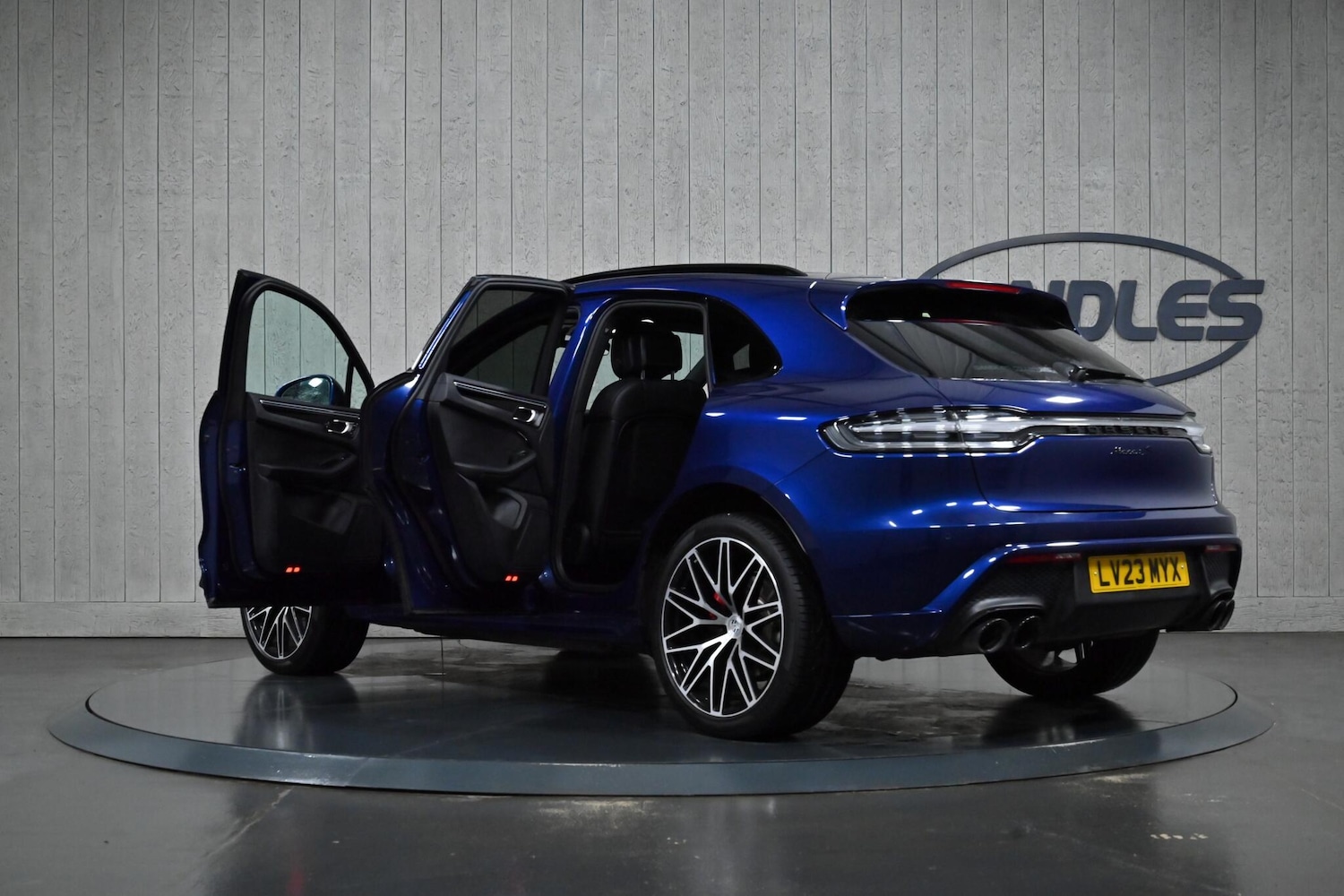 Used Porsche Macan 2023 for sale - 77574781: Photo 13