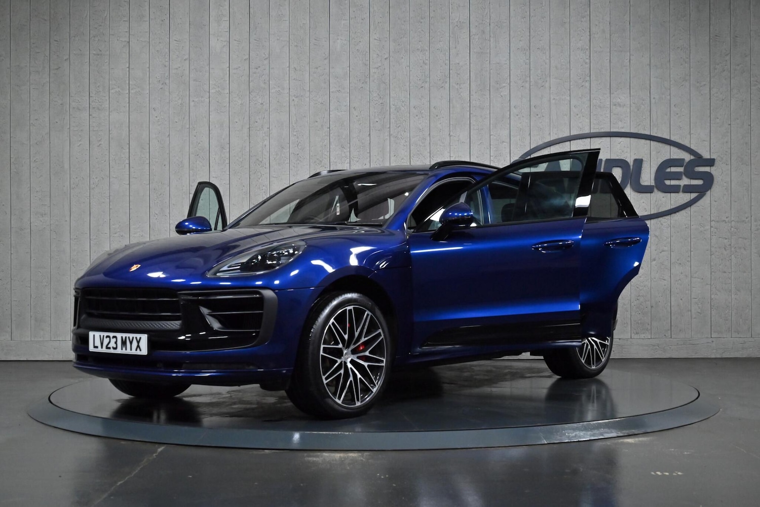 Used Porsche Macan 2023 for sale - 77574781: Photo 16