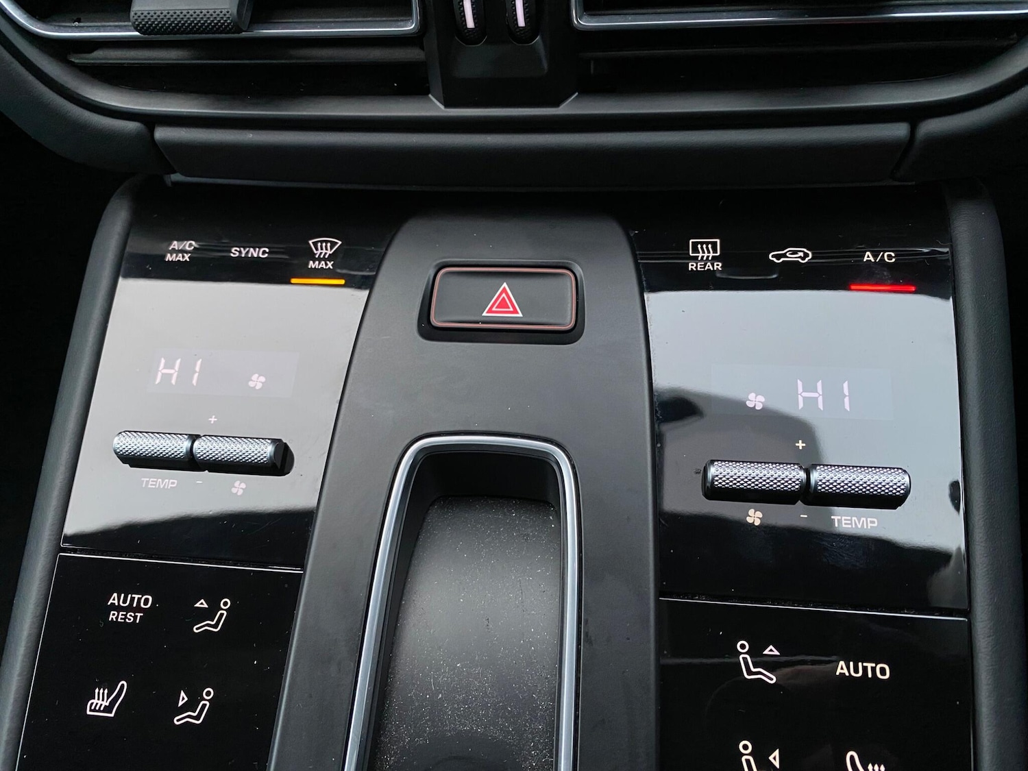 Used Porsche Macan 2023 for sale - 77574781: Photo 44