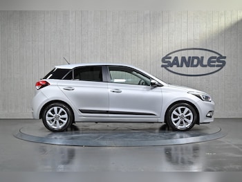 Used Hyundai i20 2015 for sale - 76409021: Photo