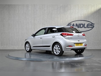 Used Hyundai i20 2015 for sale - 76409021: Photo
