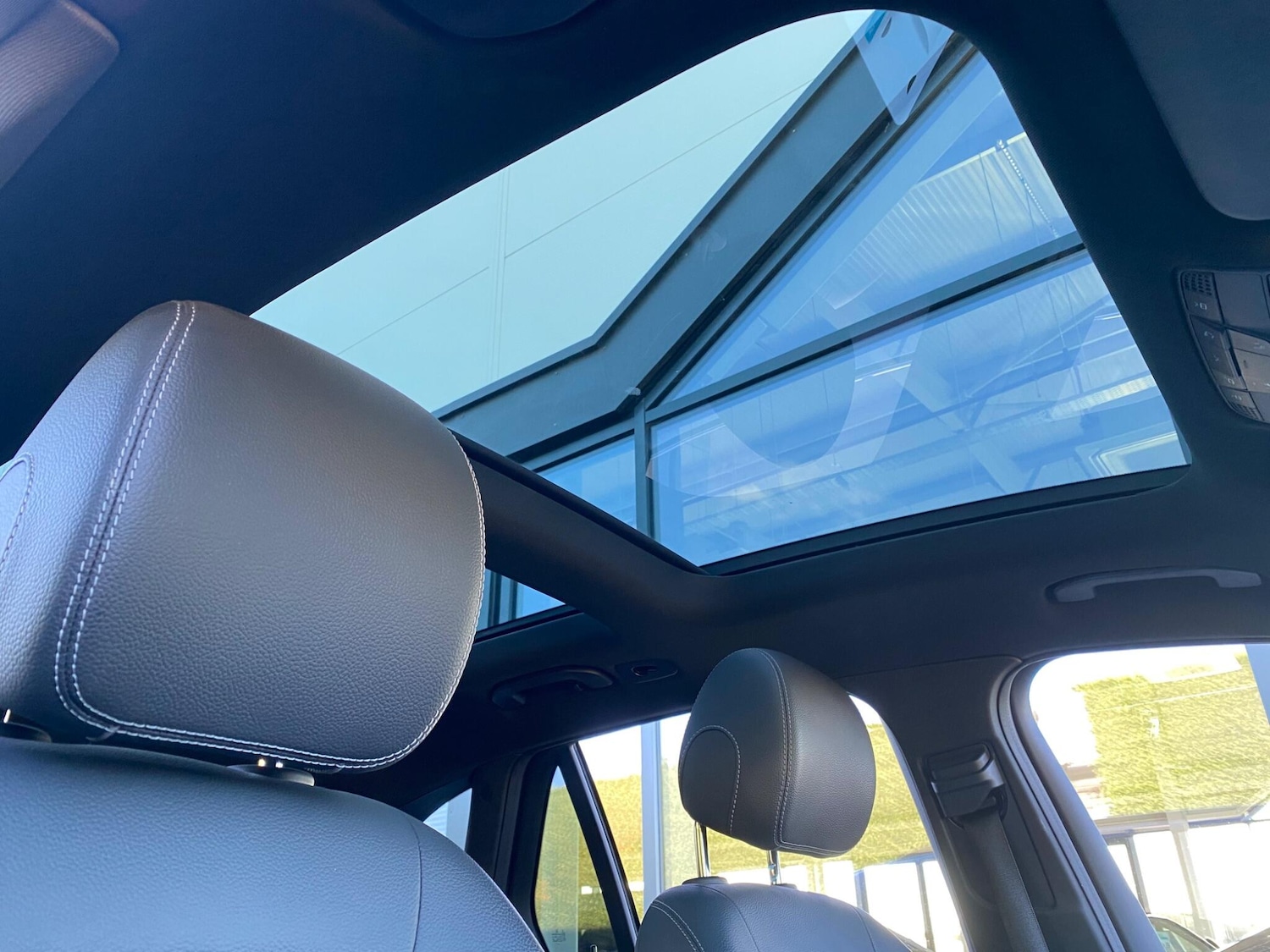 Used Mercedes-Benz GLC 2019 for sale - 75707472: Photo 24