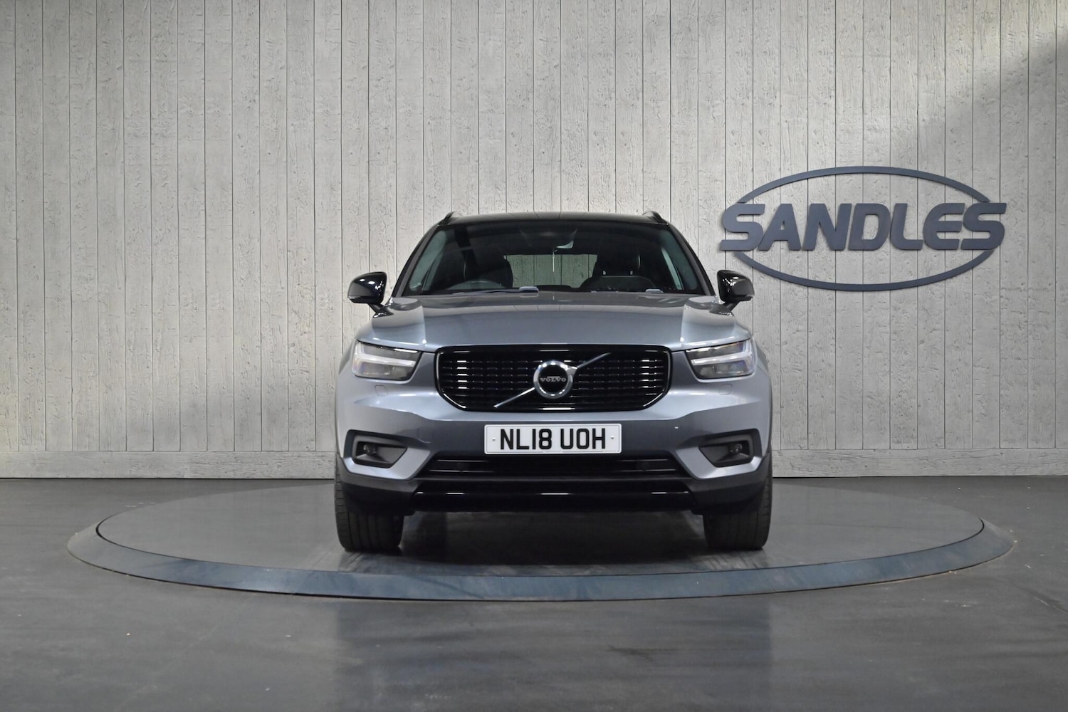 Used Volvo XC40 2018 for sale - 76990934: Photo 2