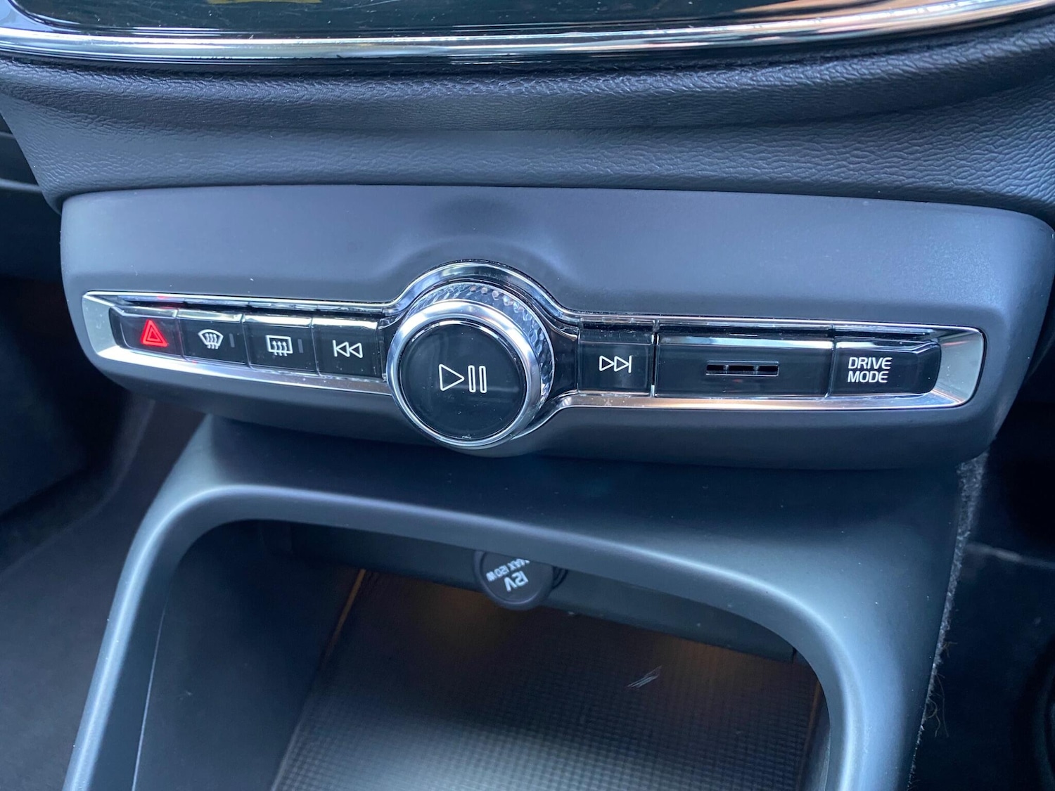 Used Volvo XC40 2018 for sale - 76990934: Photo 37