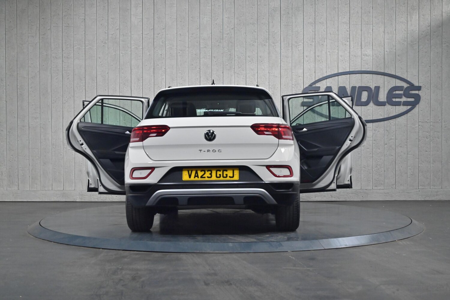 Used Volkswagen T-Roc 2023 for sale - 76042679: Photo 12