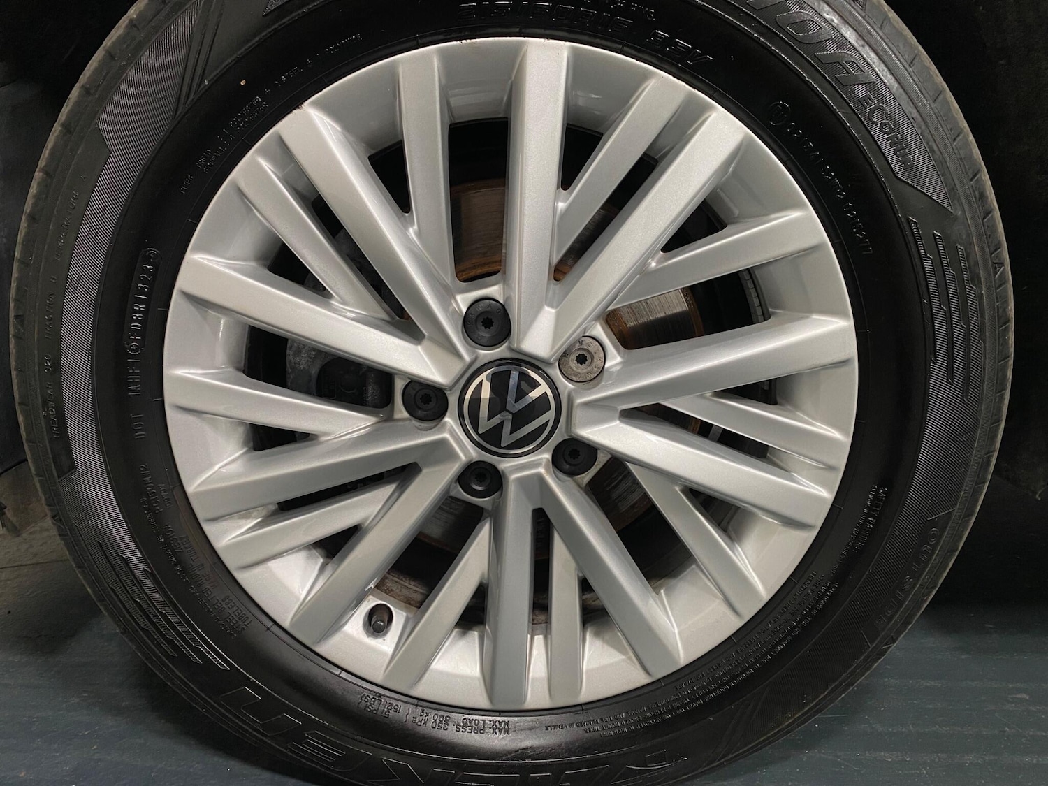 Used Volkswagen T-Roc 2023 for sale - 76042679: Photo 18