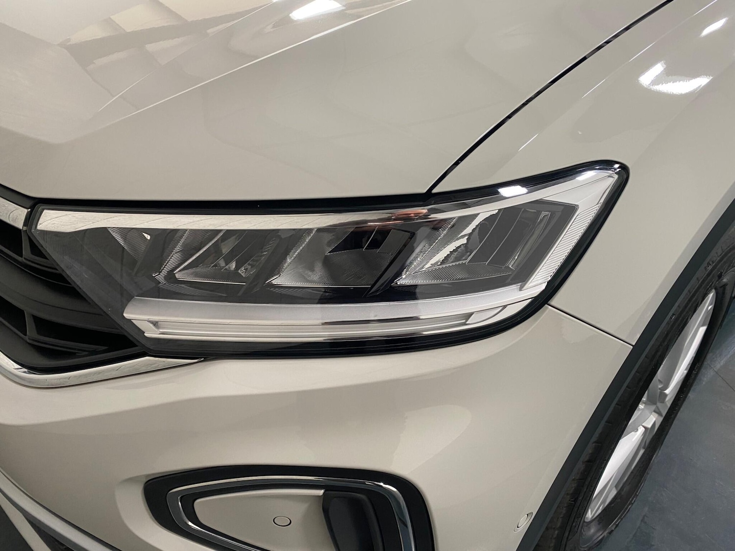 Used Volkswagen T-Roc 2023 for sale - 76042679: Photo 22