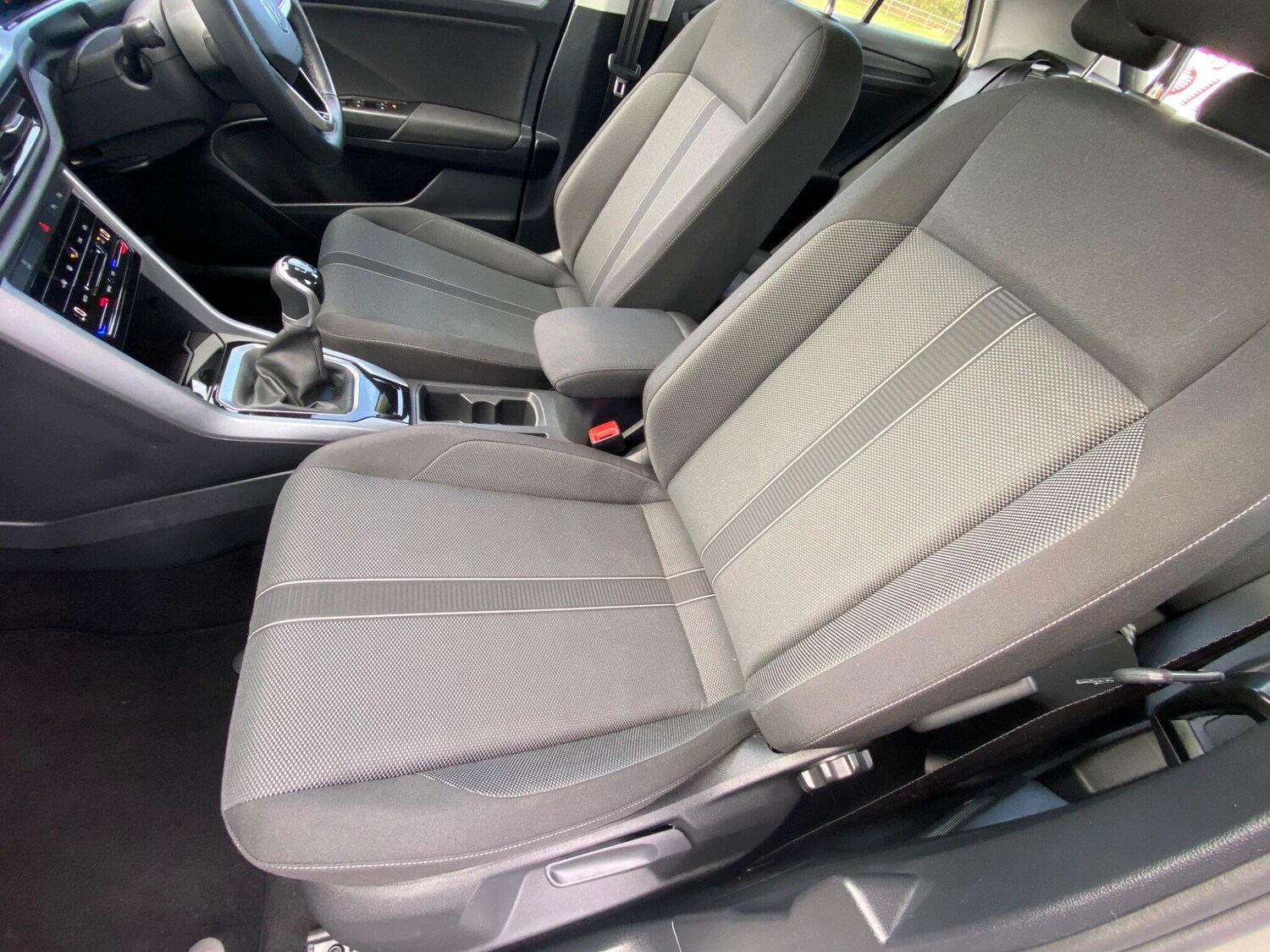 Used Volkswagen T-Roc 2023 for sale - 76042679: Photo 25