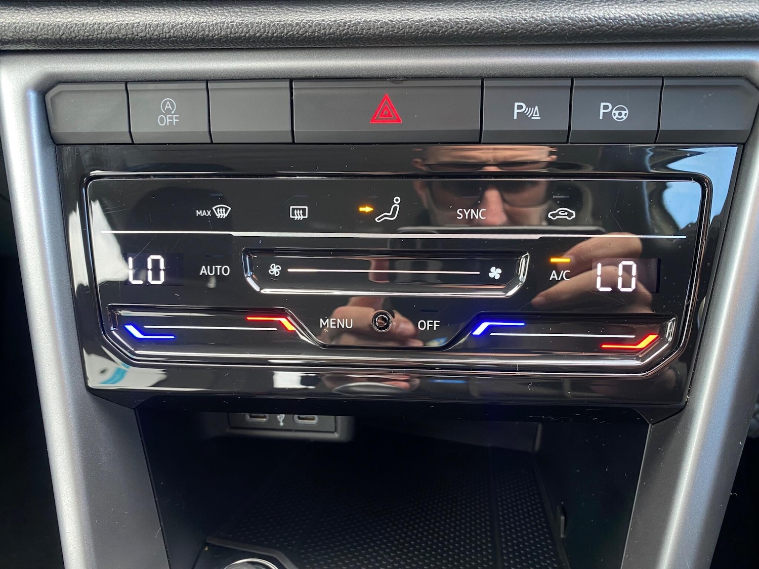 Used Volkswagen T-Roc 2023 for sale - 76042679: Photo 35