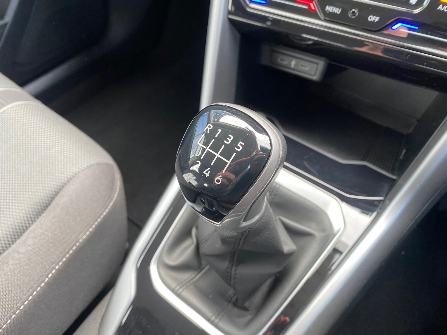 Used Volkswagen T-Roc 2023 for sale - 76042679: Photo 37