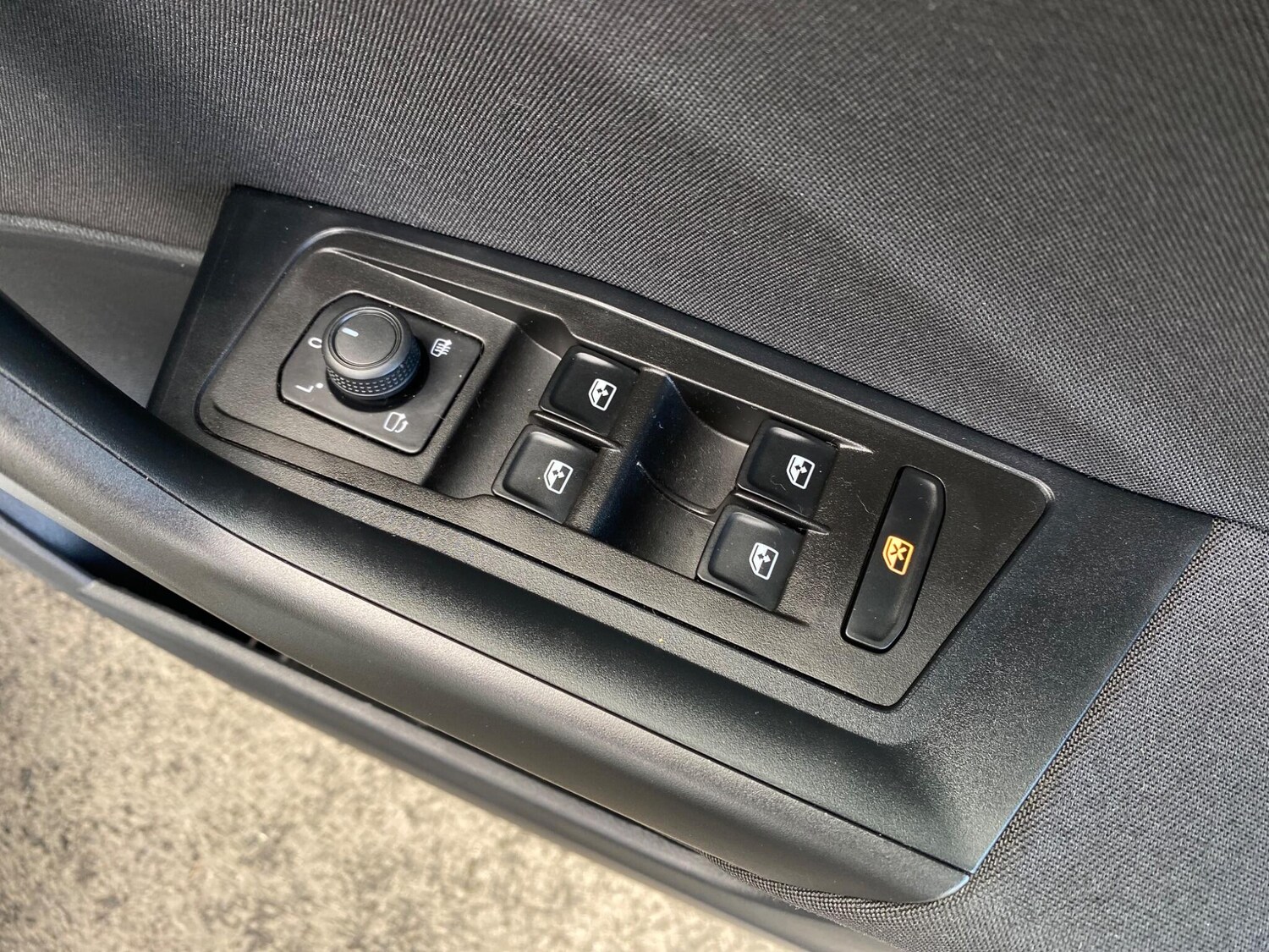 Used Volkswagen T-Roc 2023 for sale - 76042679: Photo 48