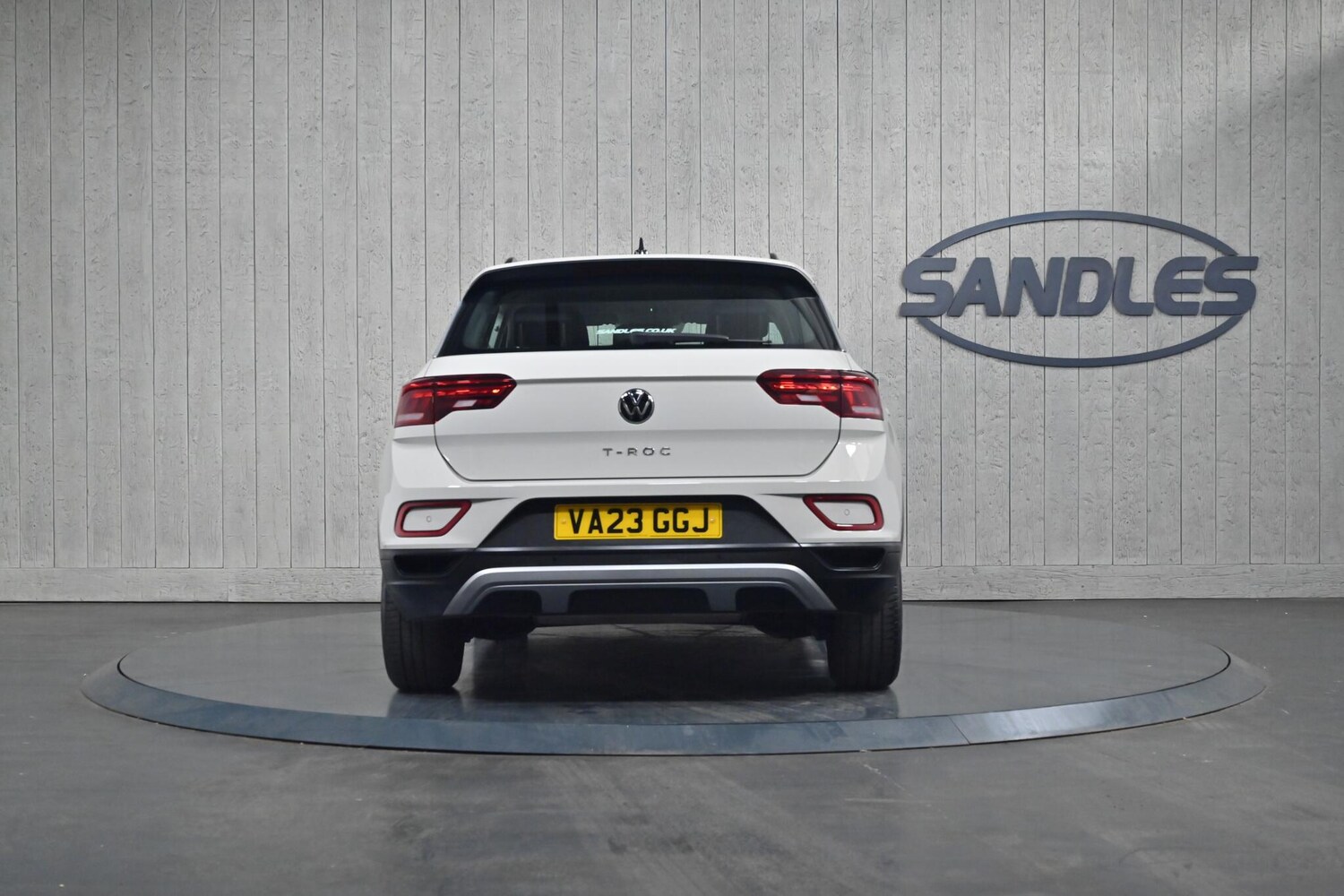 Used Volkswagen T-Roc 2023 for sale - 76042679: Photo 5