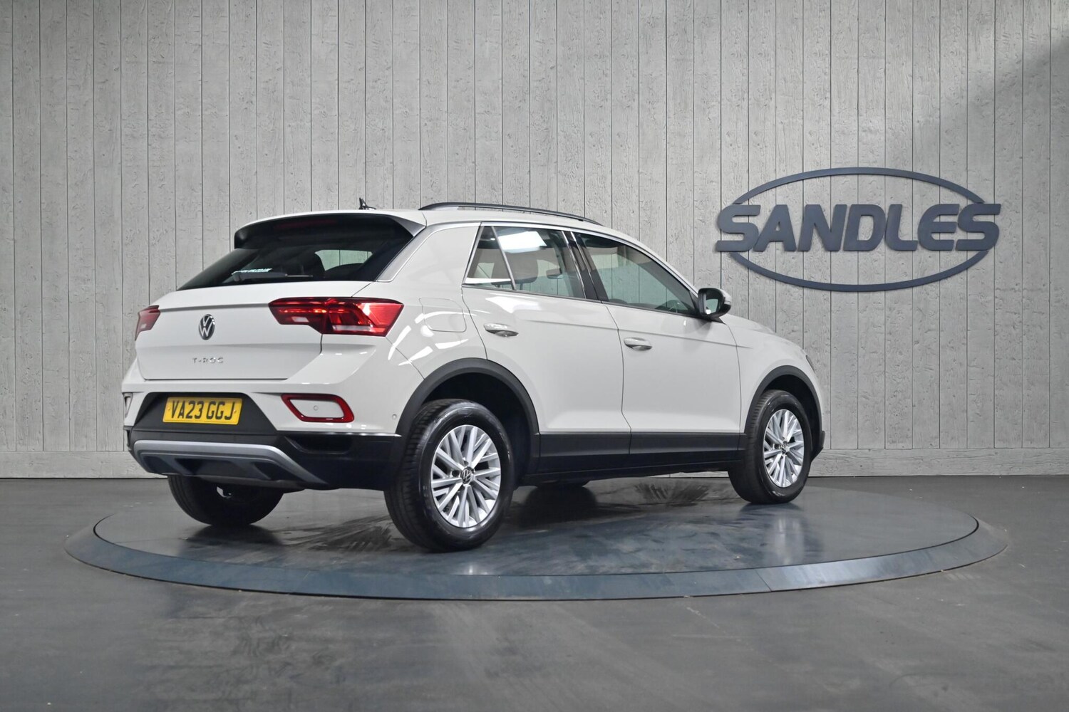 Used Volkswagen T-Roc 2023 for sale - 76042679: Photo 6