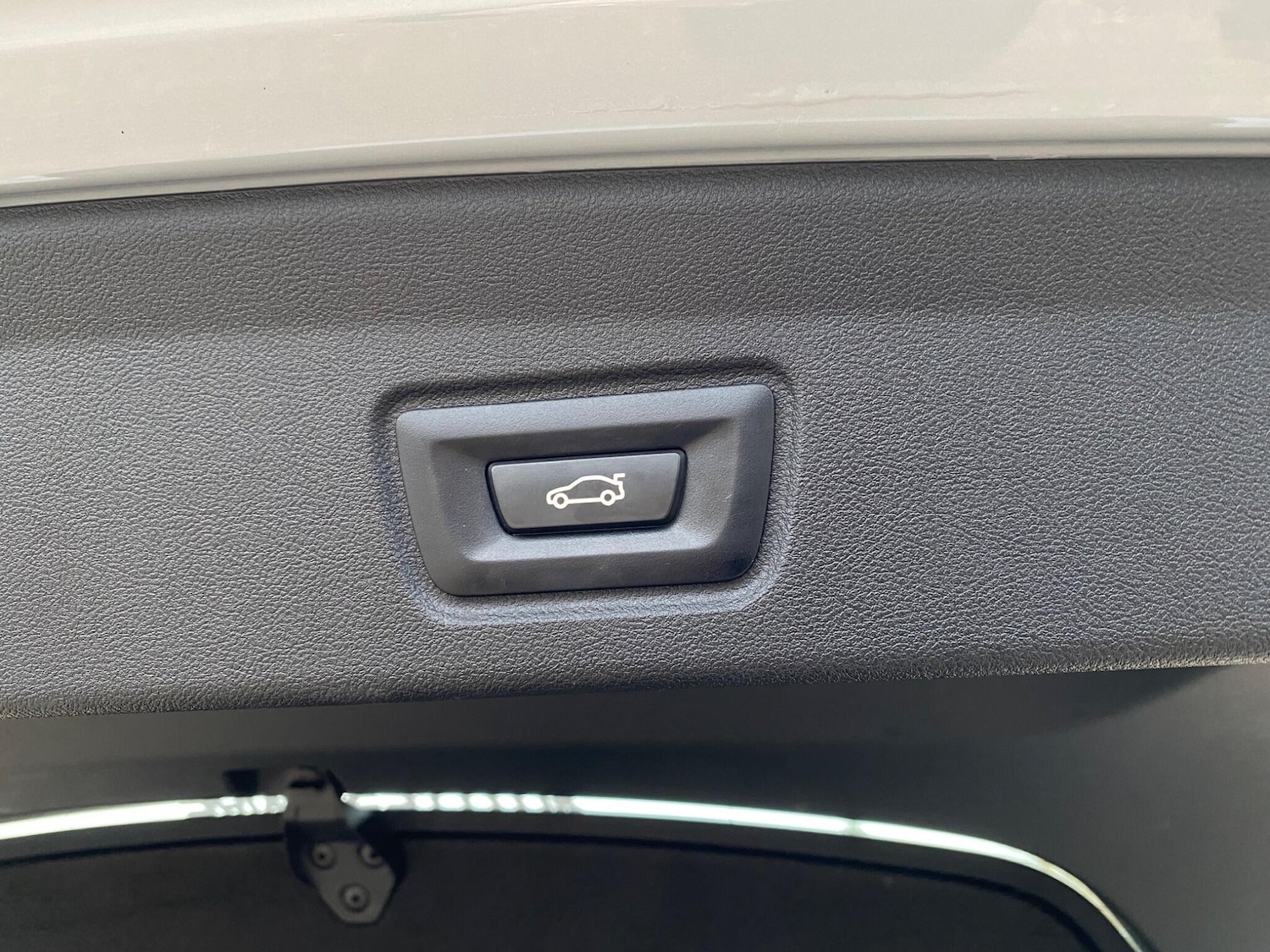 Used BMW i4 2022 for sale - 76832591: Photo 54