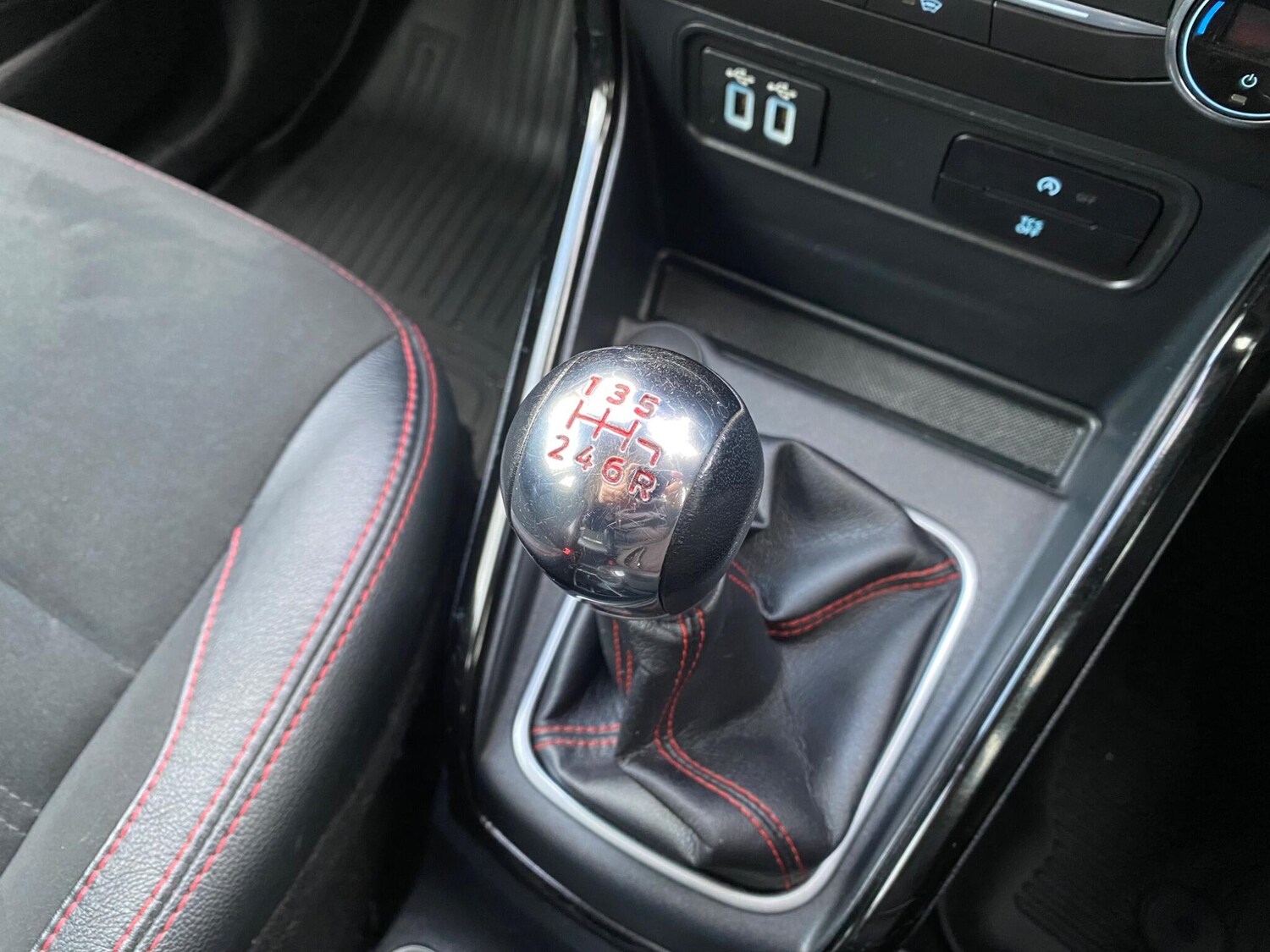 Used Ford Ecosport 2019 for sale - 76702401: Photo 40