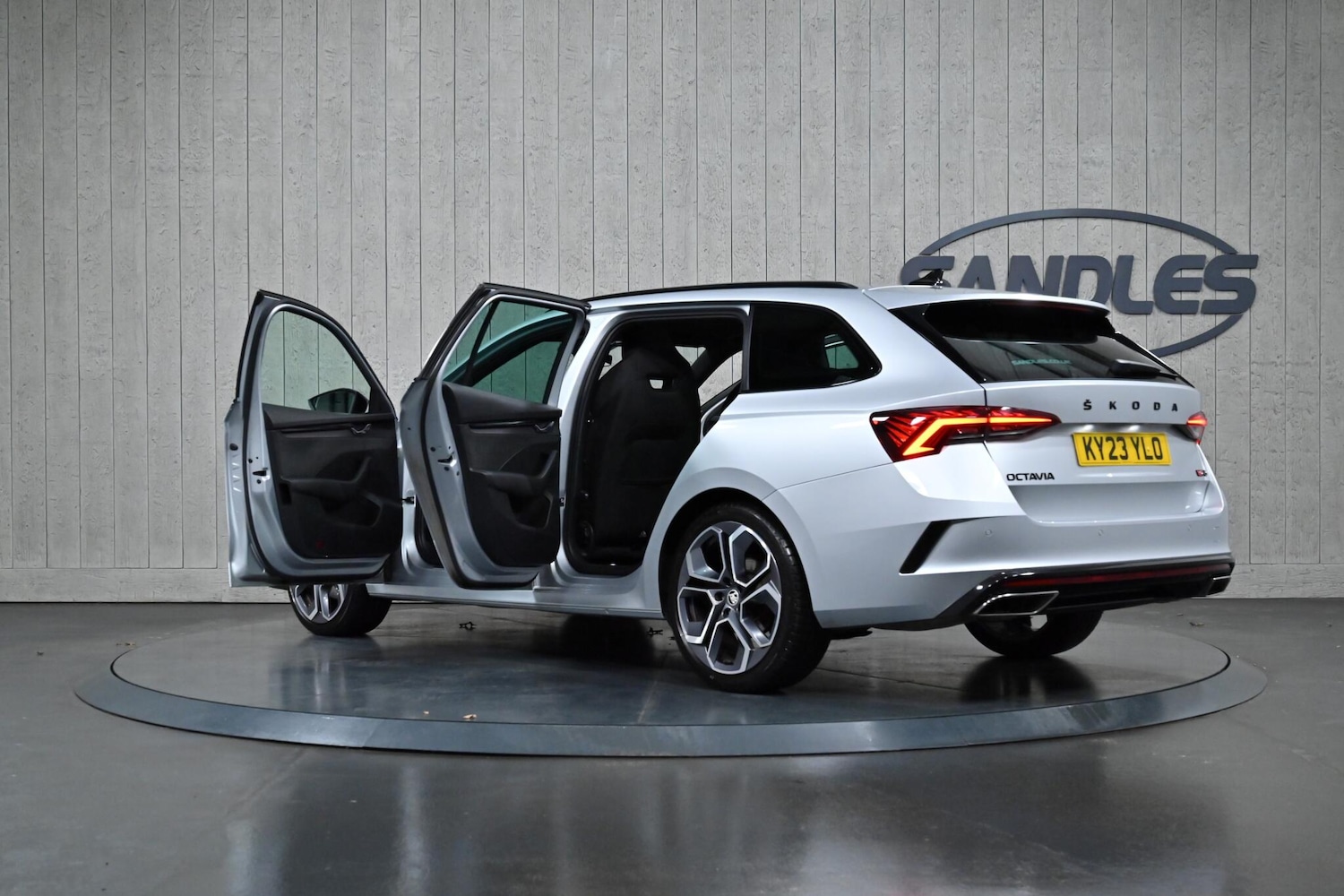 Used Skoda Octavia 2023 for sale - 76657688: Photo 12