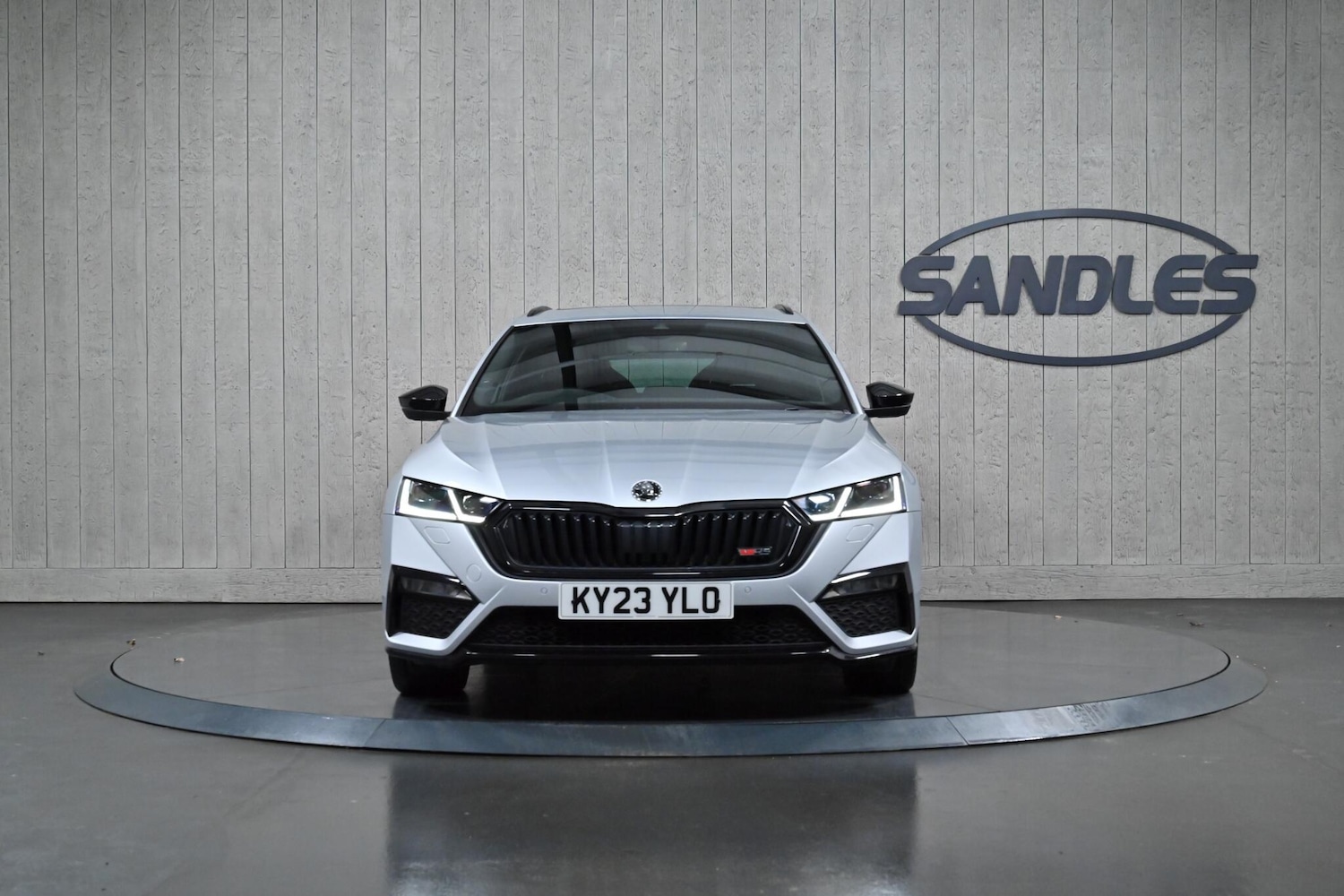 Used Skoda Octavia 2023 for sale - 76657688: Photo 2