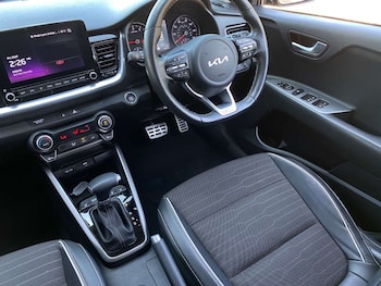 Used Kia Stonic 2023 for sale - 79081945: Photo