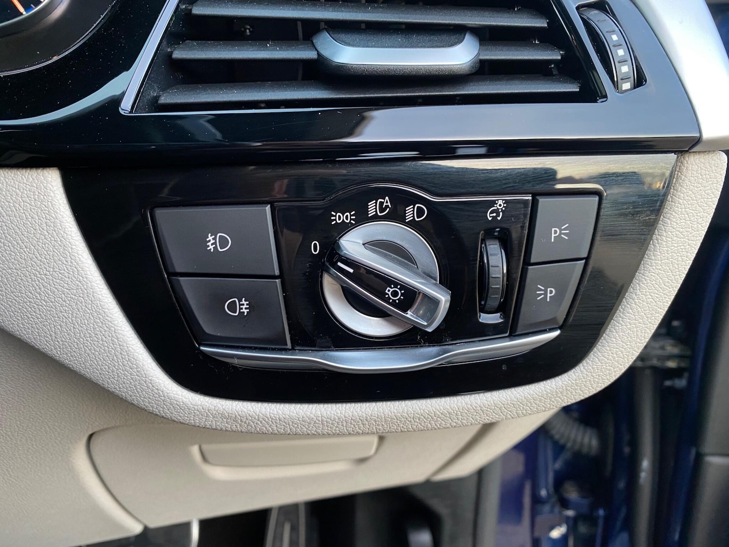 Used BMW 5 Series 2017 for sale - 77574109: Photo 45