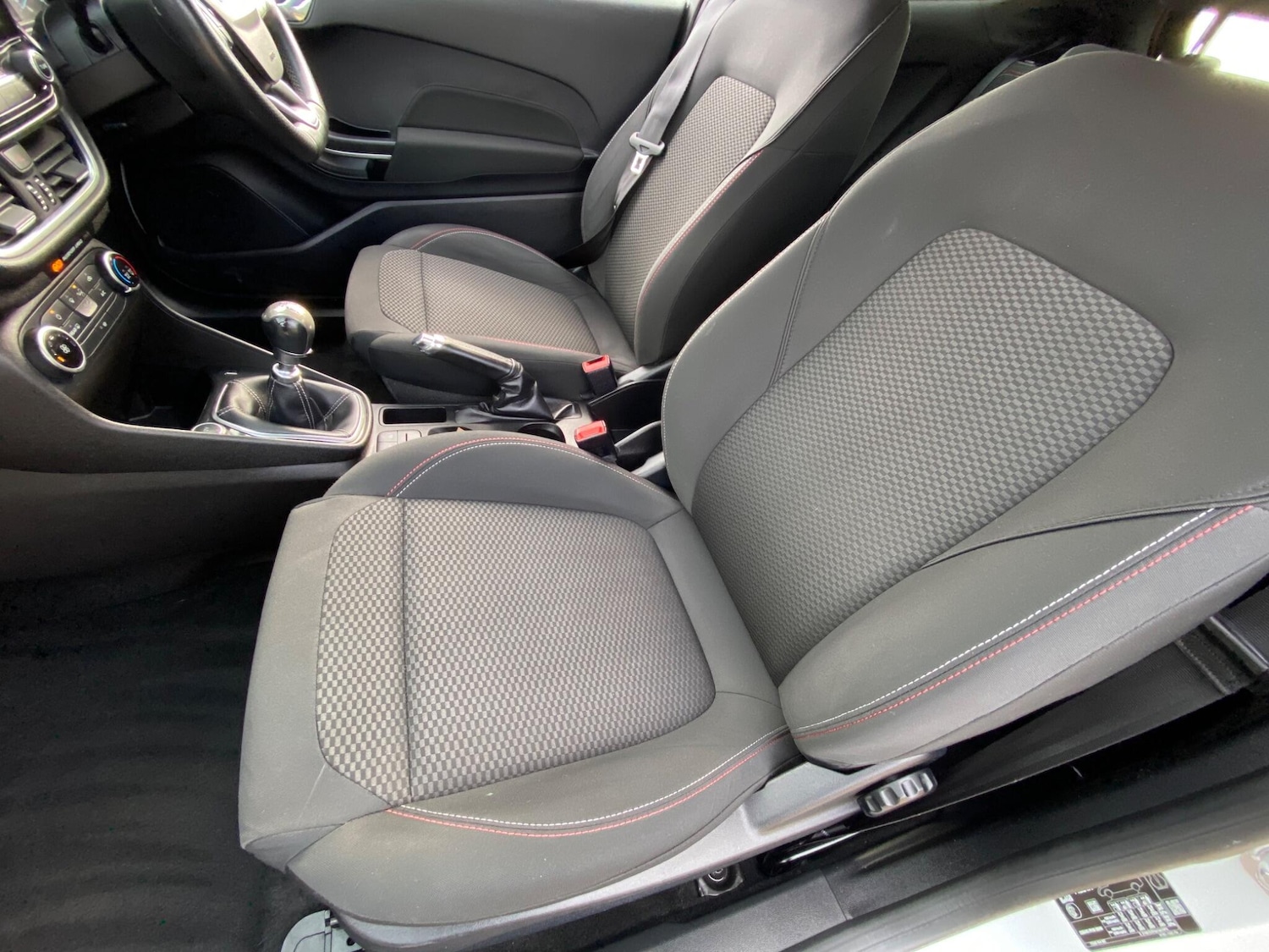 Used Ford Fiesta 2018 for sale - 76993283: Photo 25