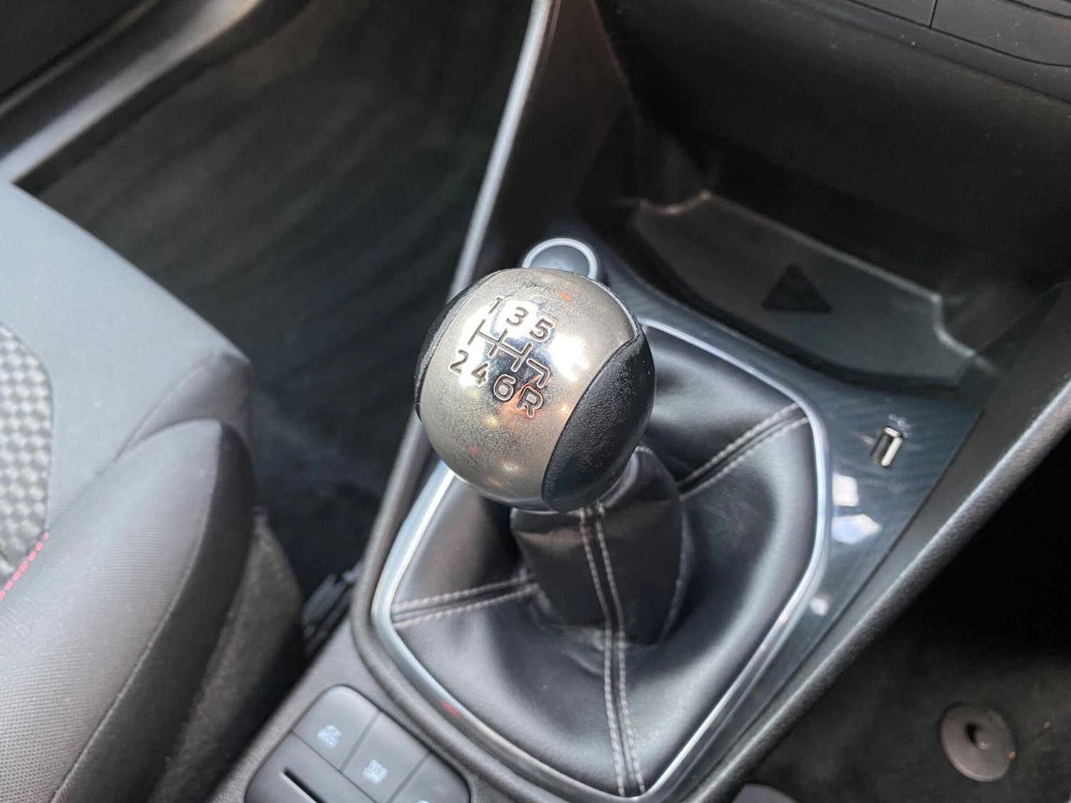 Used Ford Fiesta 2018 for sale - 76993283: Photo 37