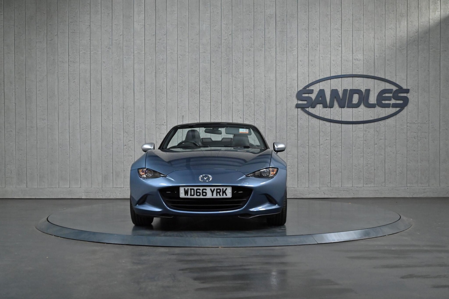 Used Mazda MX-5 2017 for sale - 76337047: Photo 2