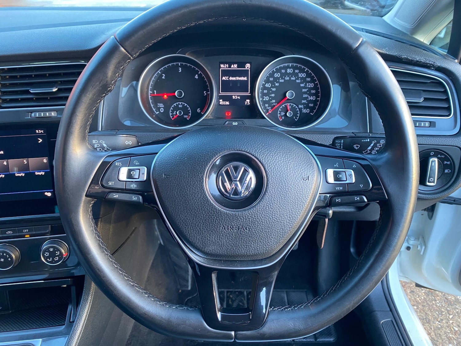 Used Volkswagen Golf 2019 for sale - 77440557: Photo 44