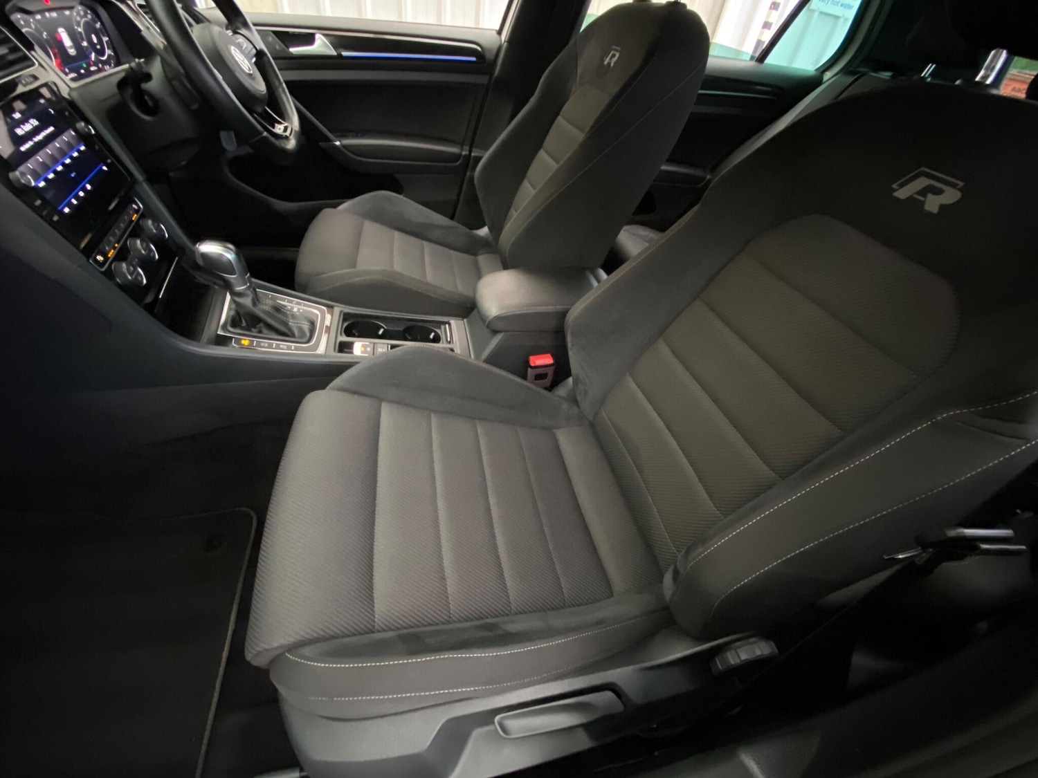 Used Volkswagen Golf 2017 for sale - 76538711: Photo 25