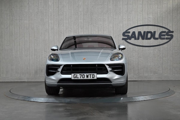 Used Porsche Macan 2020 for sale - 73118763: Photo 2